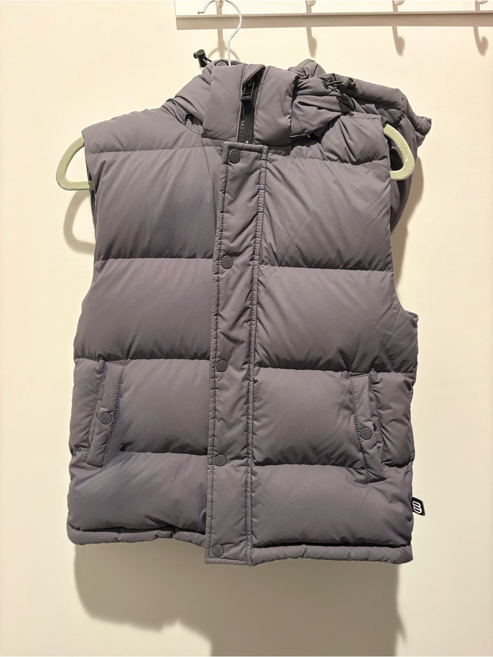Aritzia Super Puff Hooded Vest in Gray
